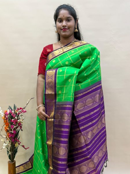 Silk Cotton Korvai Banarasi Checked in Parrot Green And Magentha With Traditional Border