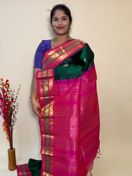 Silk Cotton Korvai Buttas In Green And Pink With Traditional Border