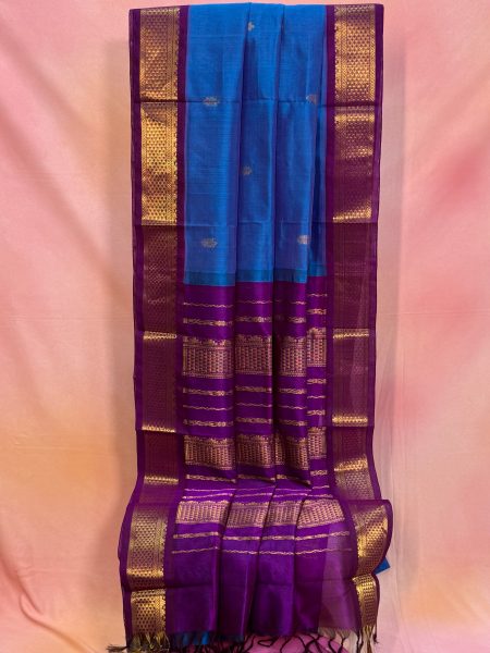 Madisar Korvai Silk Cotton Buttas Saree In Anandha Blue And Purple With Traditional Border
