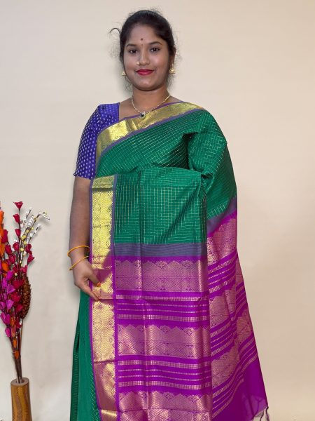 Semi Silk Cotton Kattam In Green And Magentha With Traditional Border