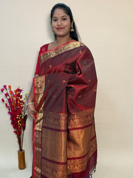 Mangalgiri Silk Cotton Checked Buttas In Maroon With Traditional Border