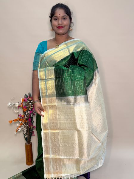 Traditional Silk Cotton Lakshadeepam Saree In Green And Half White With Traditional Border