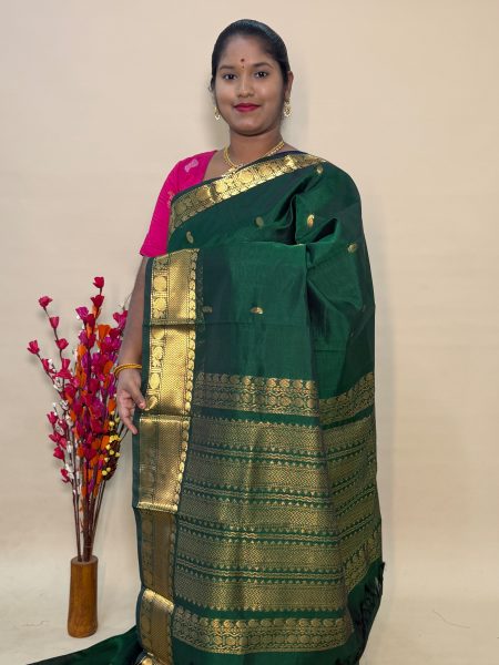 Mangalgiri Silk Cotton Buttas In Green With Traditional Border