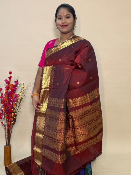 Mangalgiri Silk Cotton Buttas In Maroon With Traditional Border