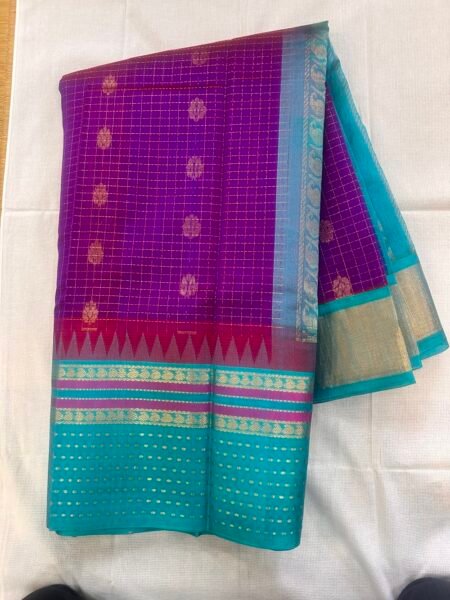 Silk Cotton Kuppadam Saree In Dual Shaded Magentha And Teal With Traditional Buttas And Border