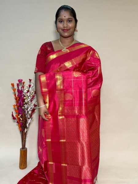 Traditional Silk Cotton Saree In Reddish Pink With Rettapet Border
